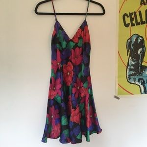 VINTAGE FLORAL DRESS